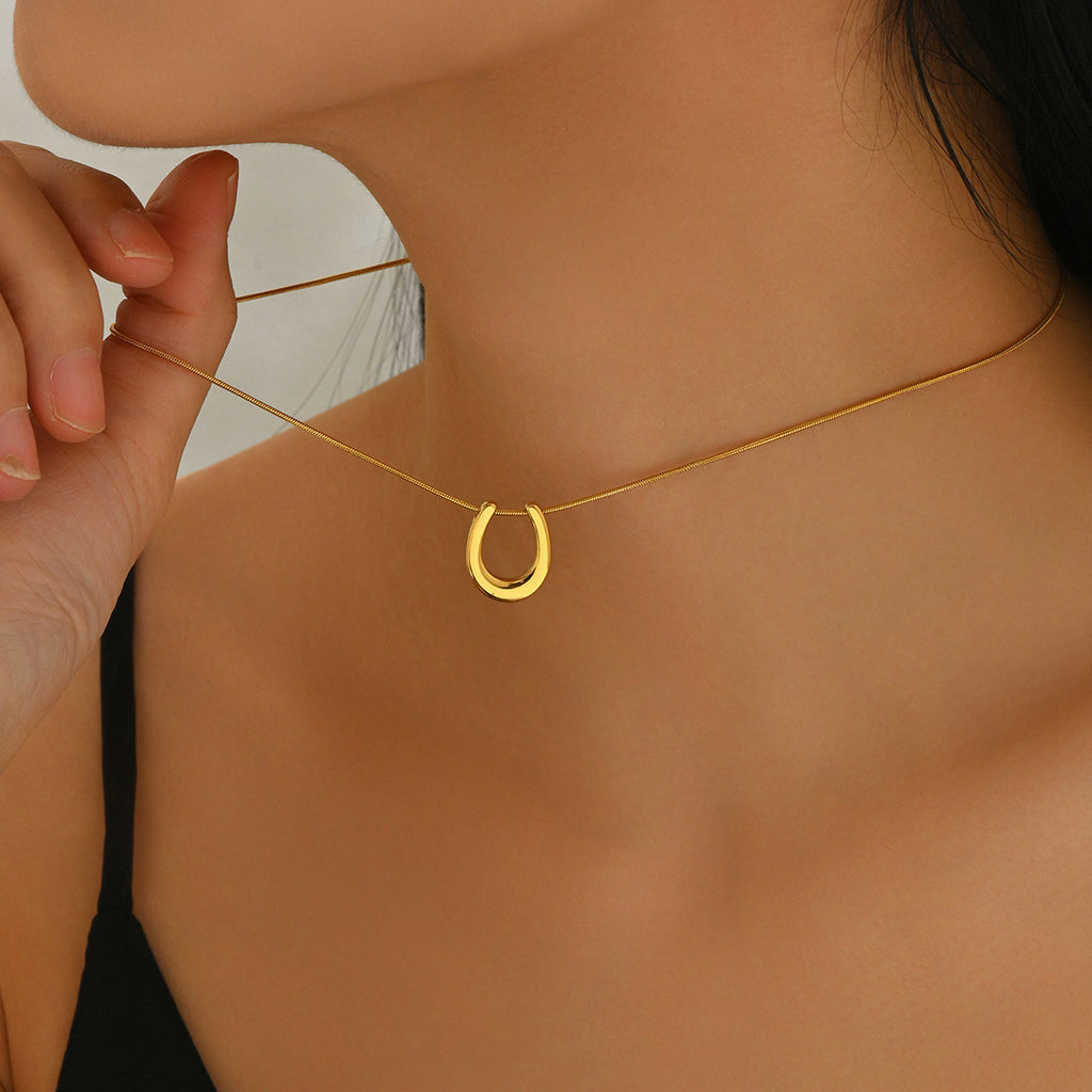 Horseshoe Necklace