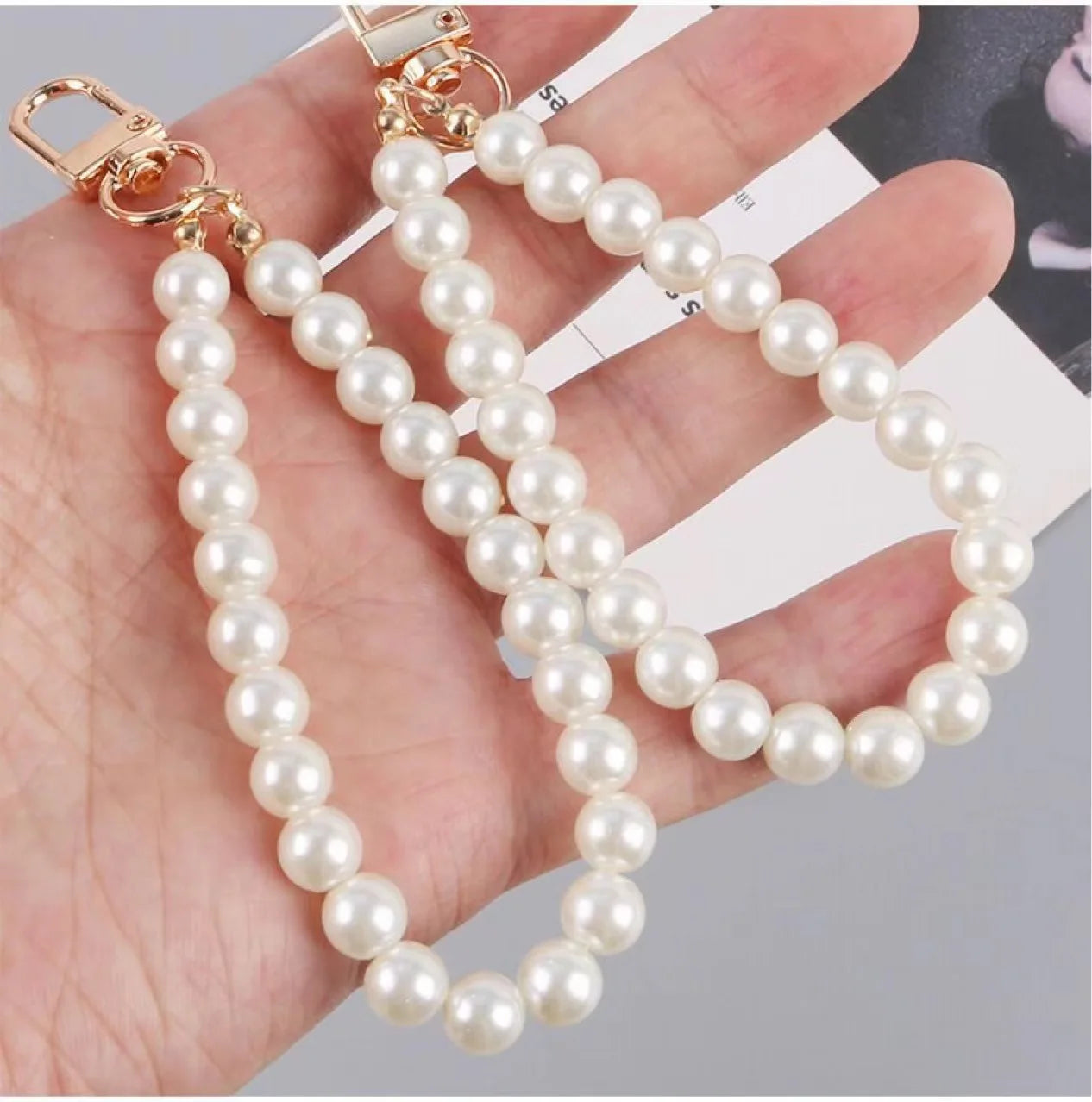ZAKOL Cute Pearl Keychain for Women Girls Shiny Pearl Bead Shell Phone